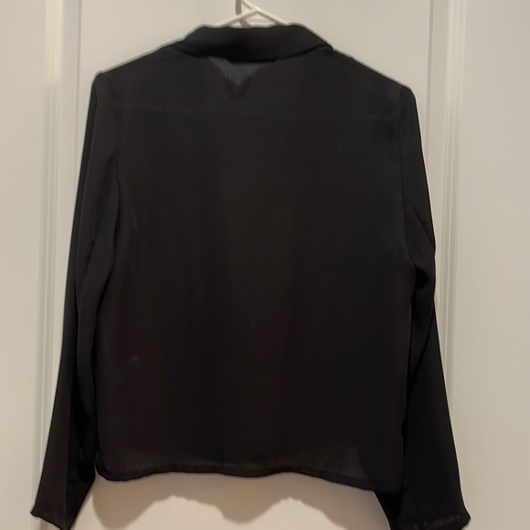 NWOT-Summer light weight long sleeves blouse - Picture 4 of 6